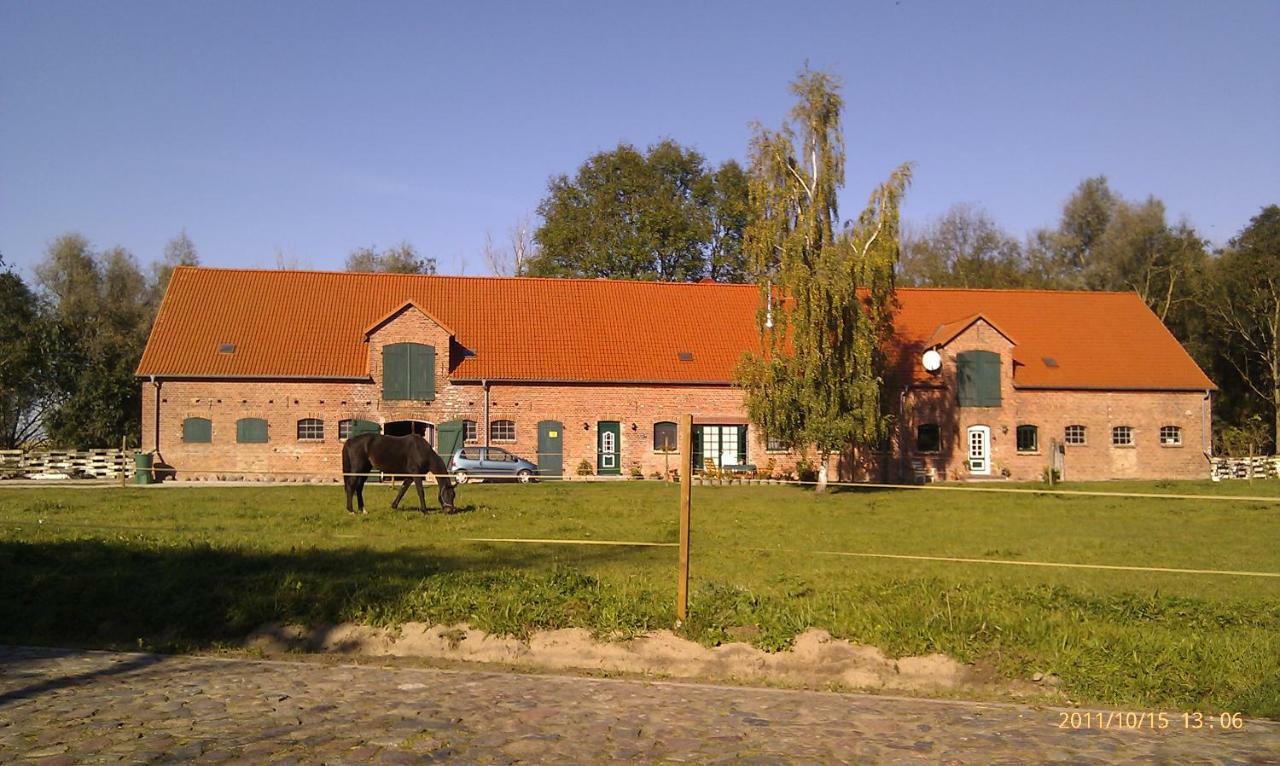 Gutshaus Alt-Jargenow Apartamento Alt Jargenow Exterior foto